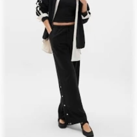 NWT- Athleta Mid Rise Snap  Pant Black- Size L - Picture 1 of 12